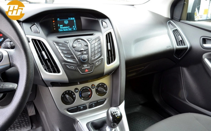 Ford Focus cena 24900 przebieg: 185475, rok produkcji 2013 z Włoszczowa małe 121